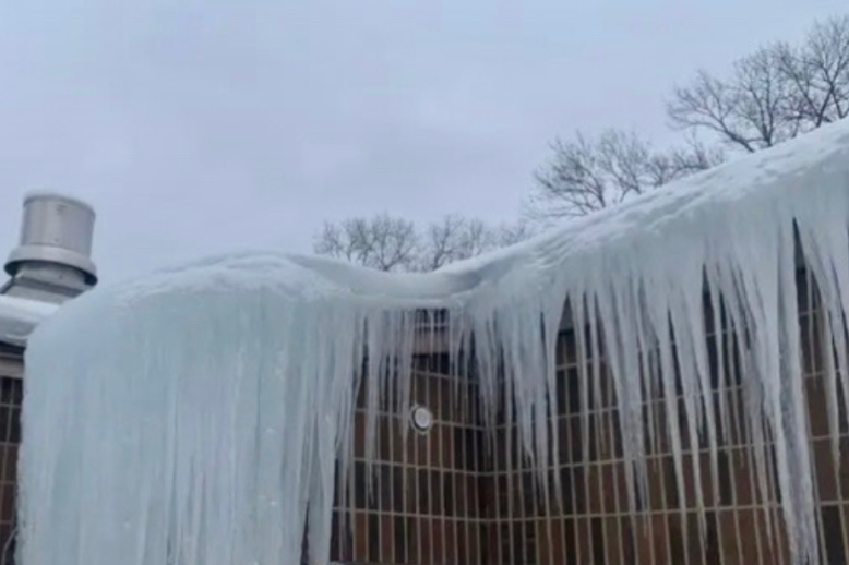 Ice dam in Columbus, Ohio